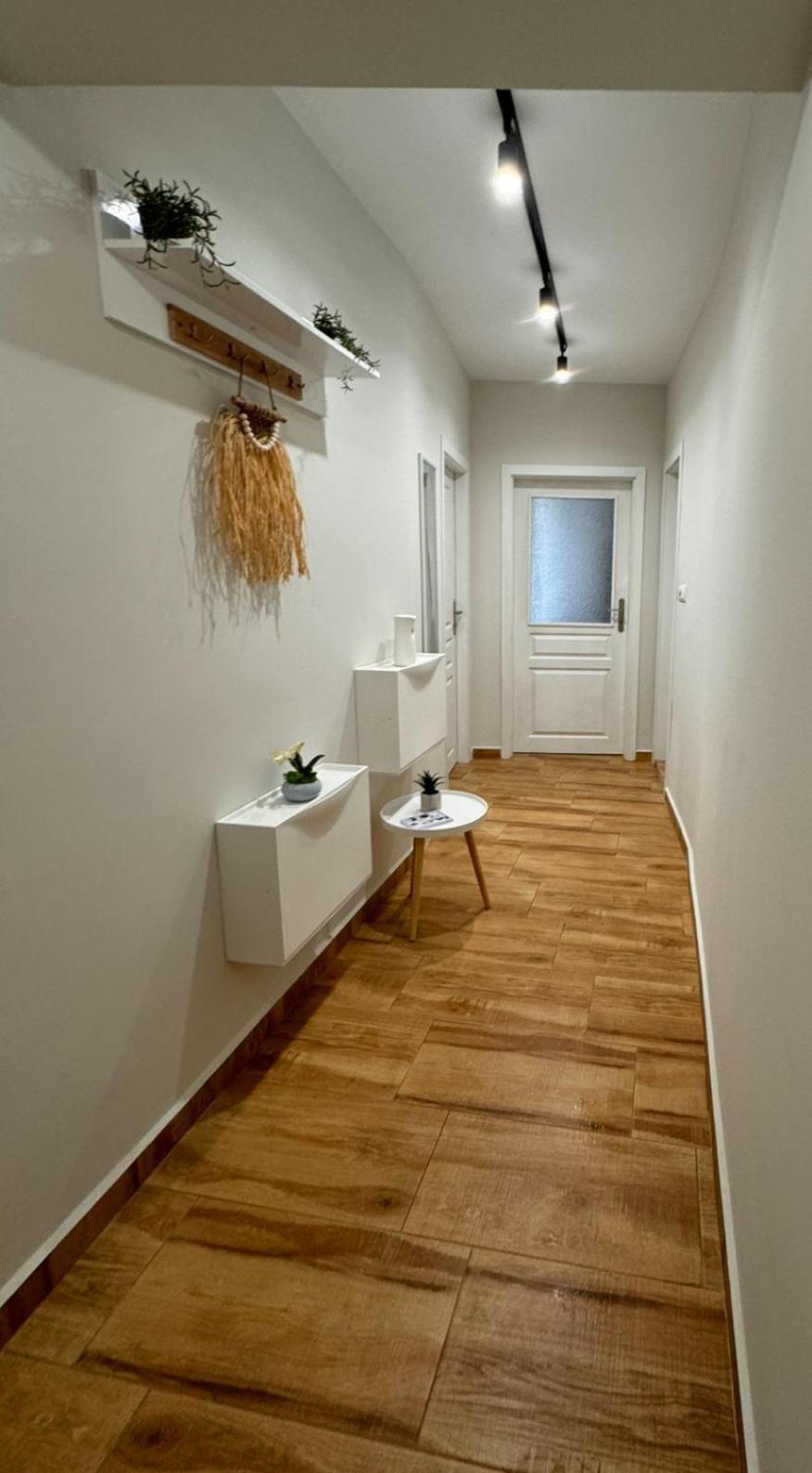 Goldy Central Beach Apartment With Private Garden Burgas Exterior foto
