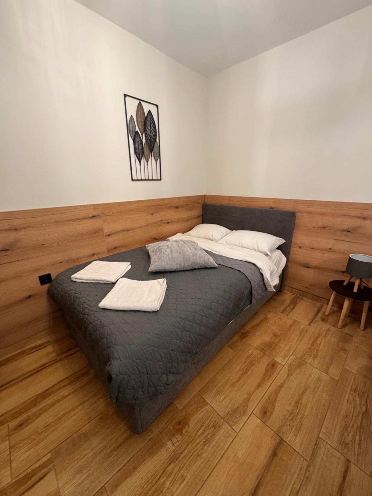Goldy Central Beach Apartment With Private Garden Burgas Exterior foto
